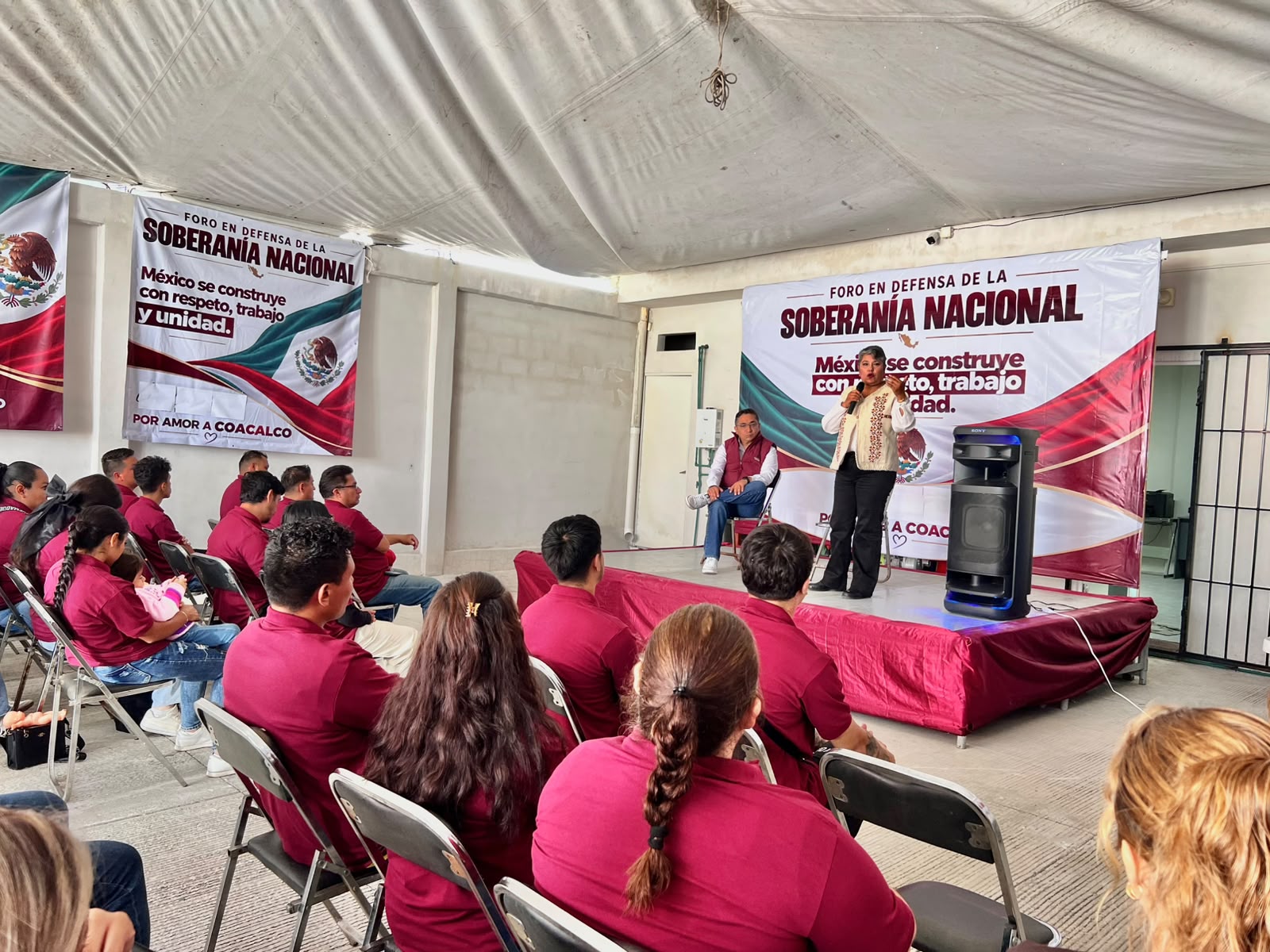 LUIS CUAUHTÉMOC ÁVILA RECIBE A DIRIGENTE ESTATAL DE MORENA EN ASAMBLEA EN COACALCO